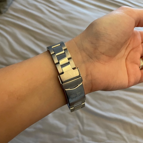 Women’s Invicta Watch - Picture 3 of 5